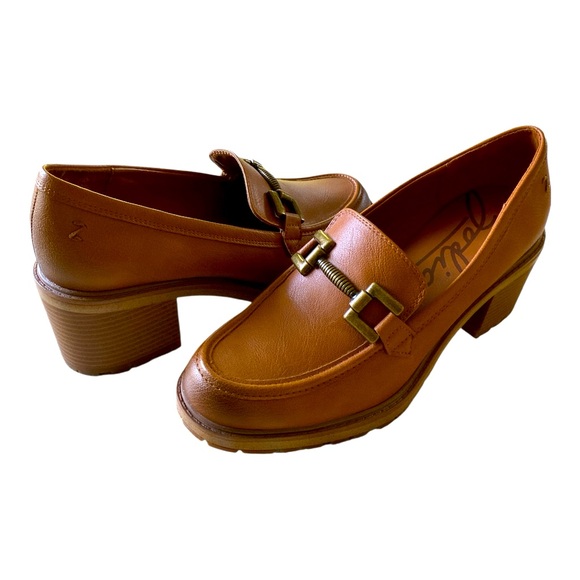 Zodiac NWOT Gemma Loafer Pump size 9 stacked heel tread sole - Picture 1 of 10